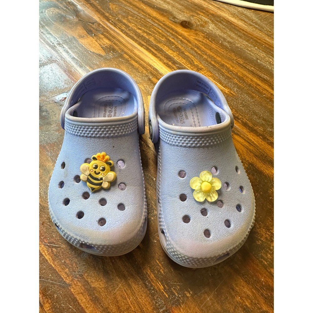 Crocs Classic Clog Kids Toddler Size C8 Lavender Purple Bee Flower Charms